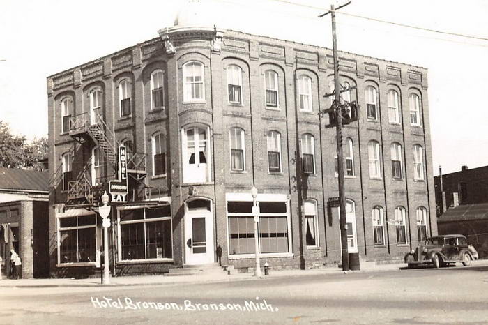 Hotel Bronson (newer photo)